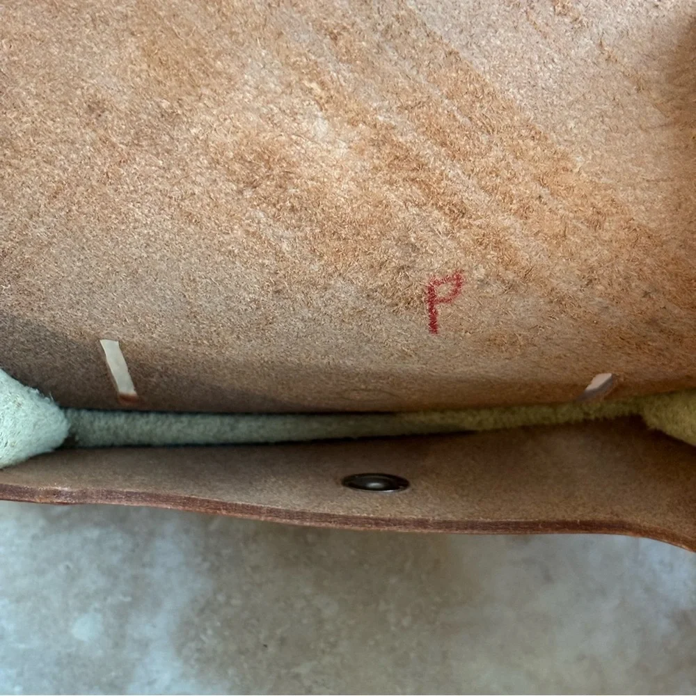 Longhorn Leather natural leather snap pouch